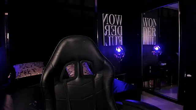 eva_viuletのライブXXXチャット