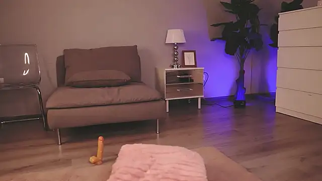 XXX chat uživo modela KiraM00n