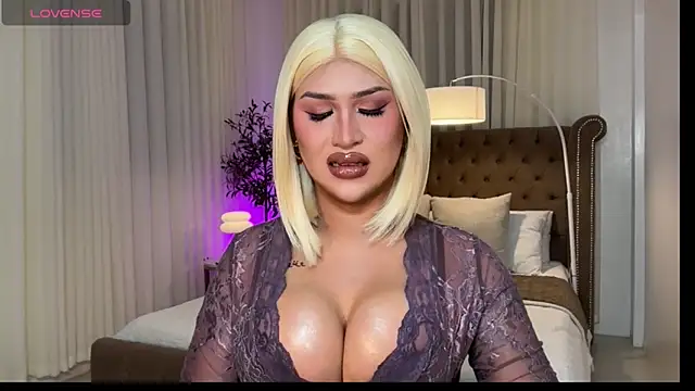 Show de webcam de Your_Majesty_Tyra