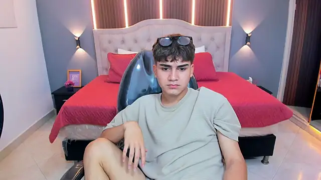 Tommy18__ Chat XXX live