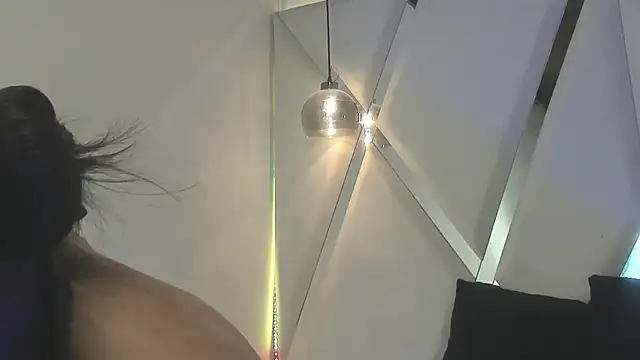 Chatroom XXX en direct de MeelFox