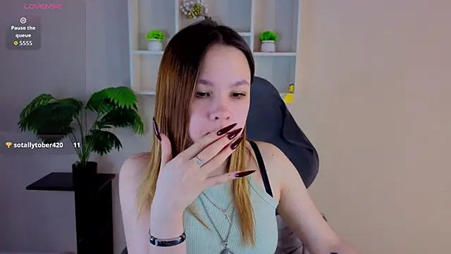 Lori_Bllossom élő XXX-chatje