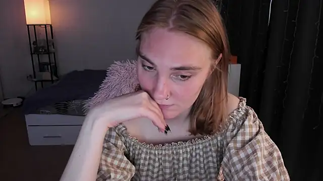 ReddHotPipper Adlı Modelin Canlı XXX Sohbeti