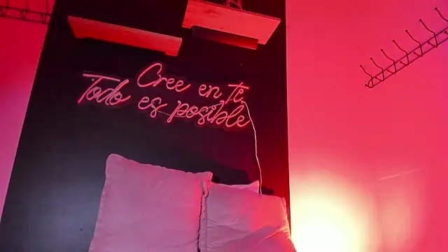Scarleth-Foxx's Live XXX Chat
