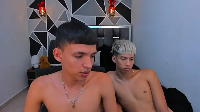 Show modela Juan_Nd_Steven na web-kameri