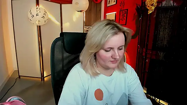KathyBriggs Chat XXX live