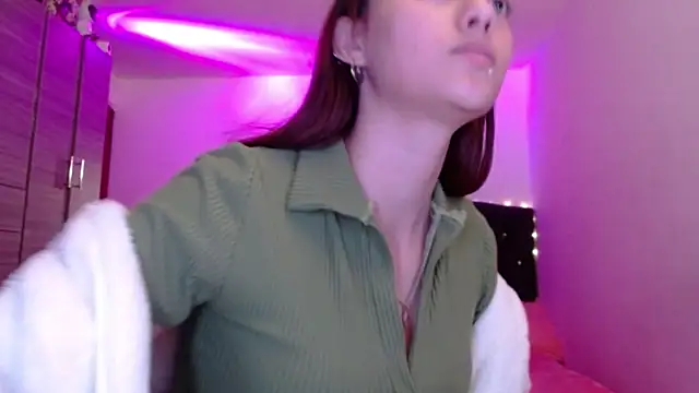 Chat XXX ao vivo de holy_juli