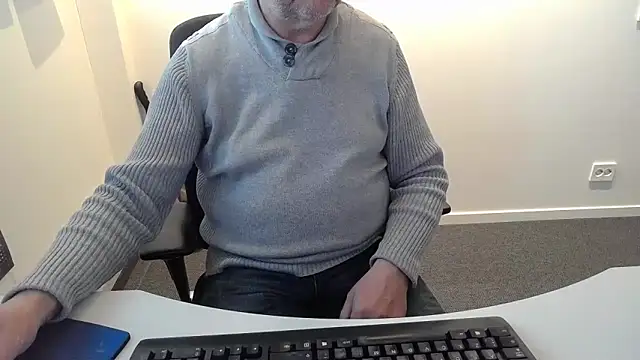Buggemann live XXX chat