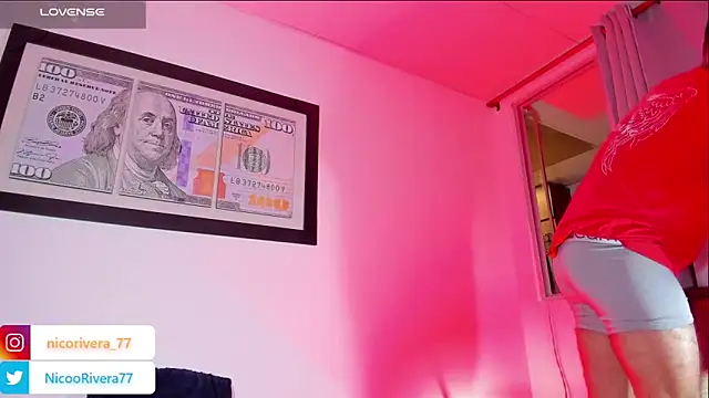 Emma_Nico Chat XXX in diretta