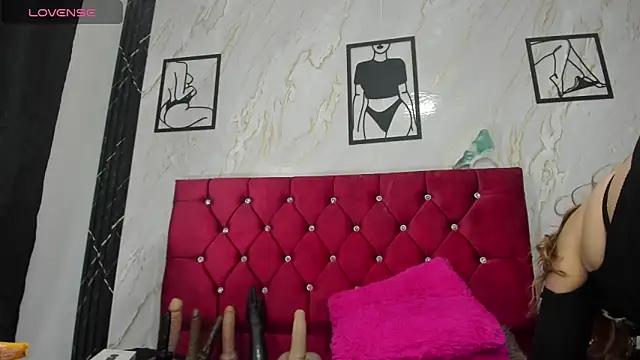 Kazsandraa Chat XXX live