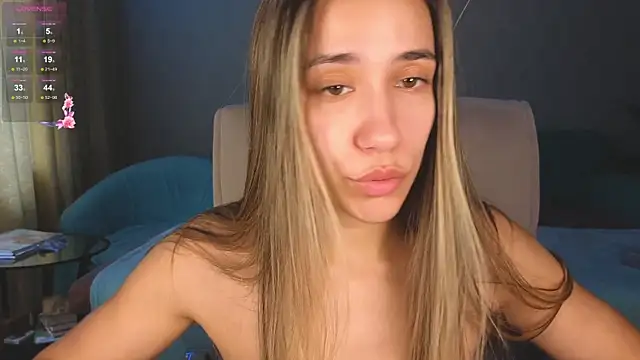 hot_ass_18 élő XXX-chatje