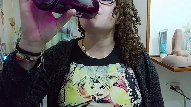 curly_greeneyed – Naživo XXX chat