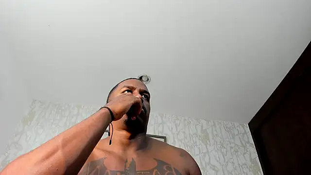 DenzelRios live XXX chat
