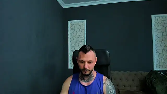 BrianHunts: онлайн-секс-чат