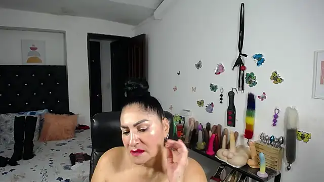 Chatroom XXX en direct de mature_bigboobs10