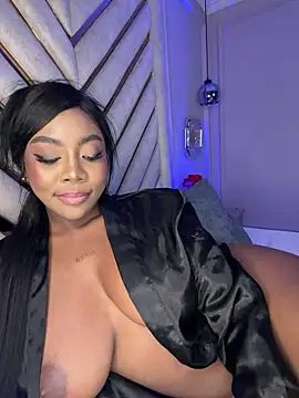 Pokazy przed kamerką – Lola_King