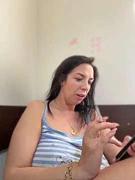 Almmaxxxx Chat XXX in diretta