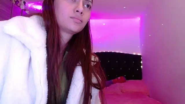 holy_juli Live XXX Chat