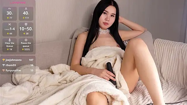 ModestaFlies Show in webcam
