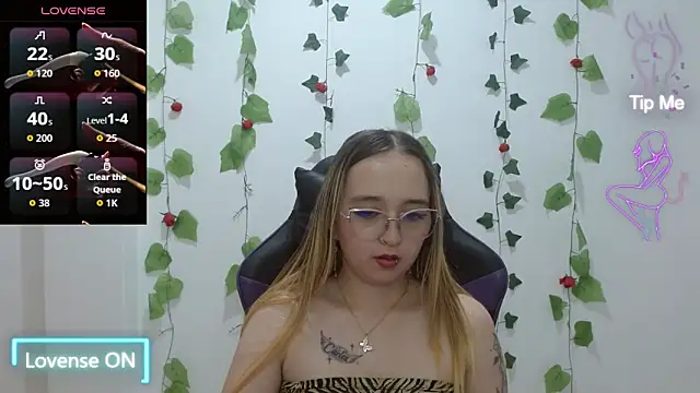 Liaroberts1's Live XXX Chat