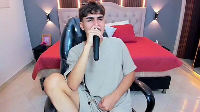 Živý XXX chat Tommy18__