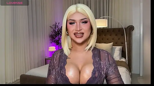 Chat +18 de Your_Majesty_Tyra ao vivo