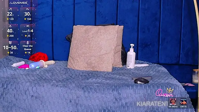 kiaratentation élő XXX-chatje