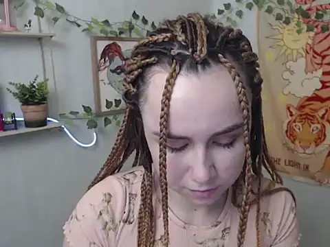 VeryVeryVeryShy_ Show in webcam