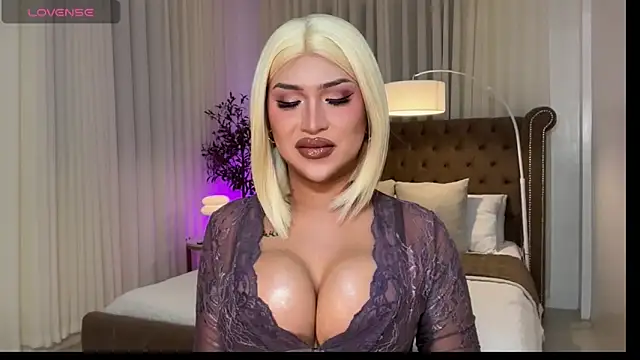 Your_Majesty_Tyra's Live XXX Chat