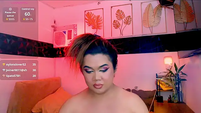 asiankatyhuge 在線直播表演