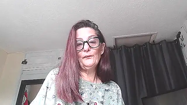 Chat XXX en directo de Mrs-Ivy