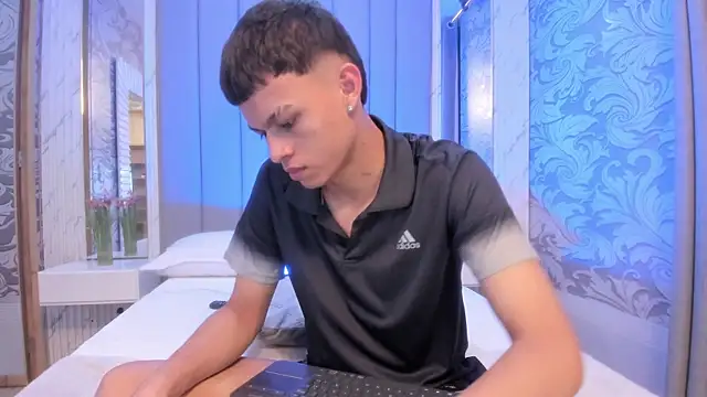 Онлайн чат XXX Apolo_jonnes
