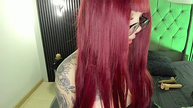 Živý XXX chat Scarbadgirl_