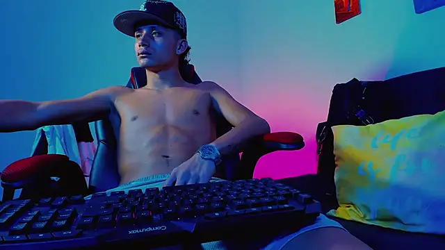 Chat +18 de ryanlatiin ao vivo