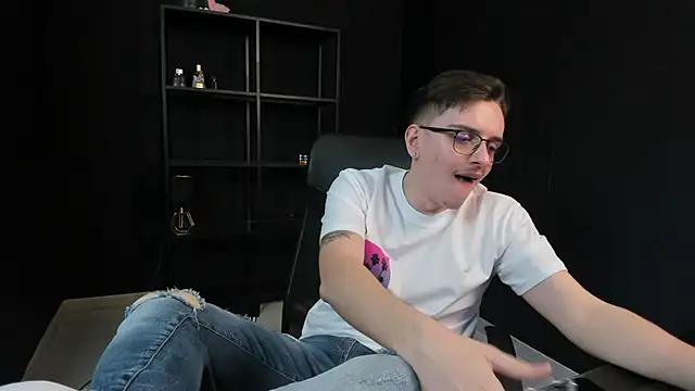 FelixStarkk Adlı Modelin Canlı XXX Sohbeti