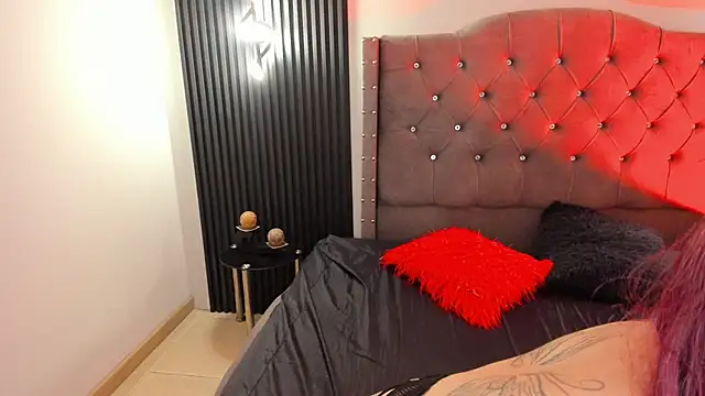 Pokazy przed kamerką – Scarbadgirl_