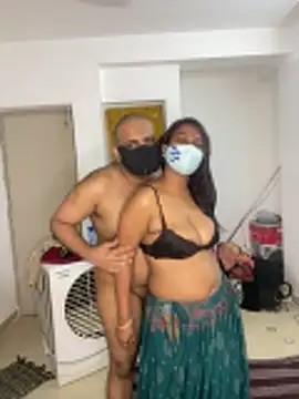 Chat +18 de Savita_Desai_BDSM_couple ao vivo