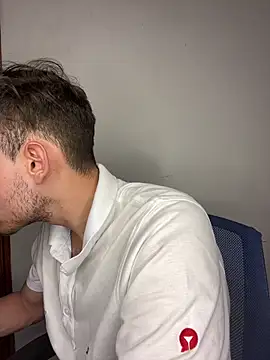 Czat XXX na żywo – Desmond_Clark