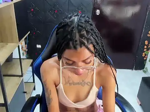 Chat XXX ao vivo de KarlaSlutSkinny__