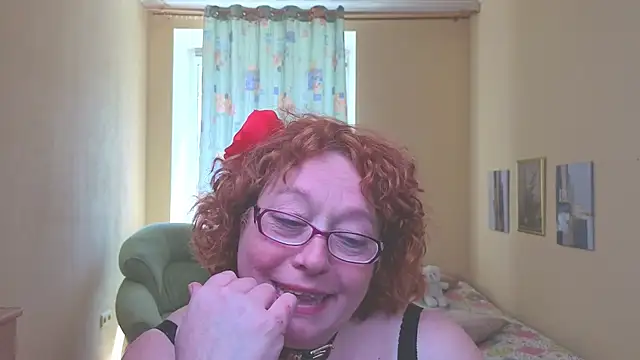 Fara_Flutte Chat XXX in diretta