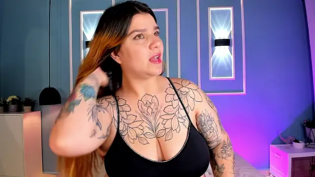 Онлайн чат XXX julieta_zc