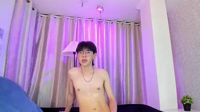 Demian_Hushn Webbikameraesitys