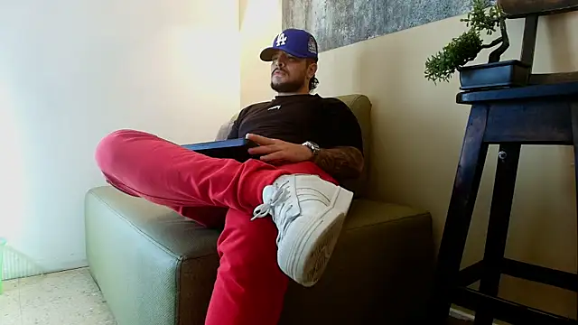 Chatroom XXX en direct de TROY_KIRK