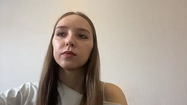 Онлайн чат XXX QueenBalensiefen