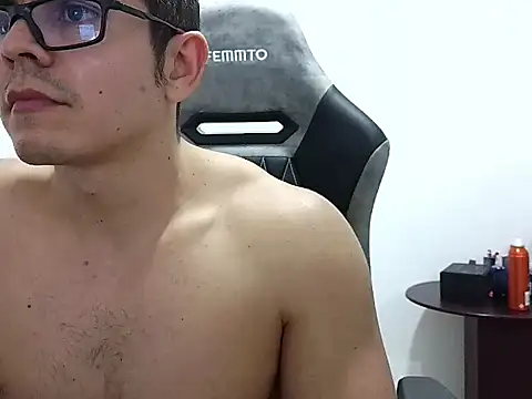 MILCARITAS3 Chat XXX in diretta