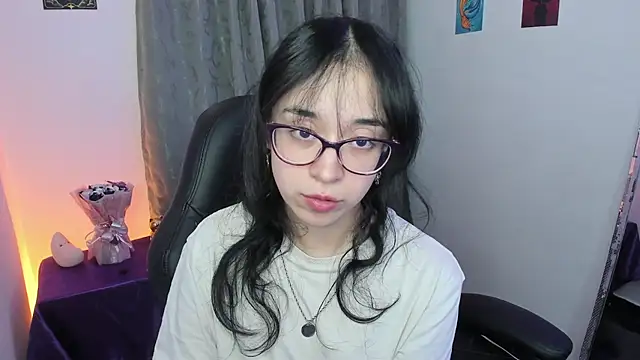 Chat +18 de indra_cam ao vivo