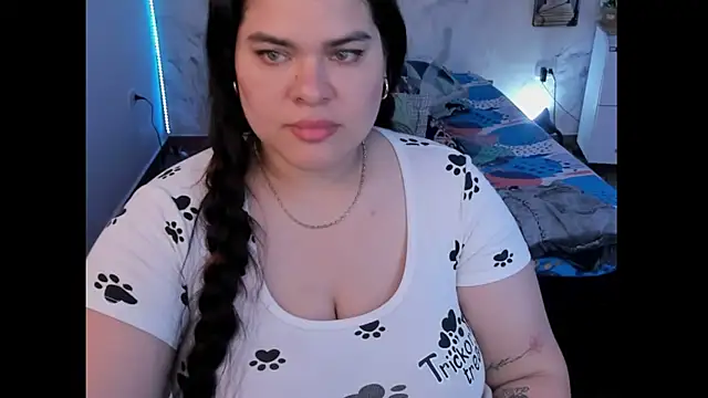 NinaFuentes2X: онлайн-секс-чат