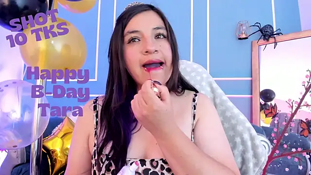 Chat XXX en directo de TaraTaylorr