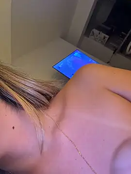 Show de saliha_pinky_ na webcam