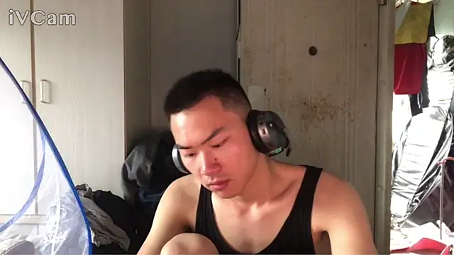 dyjdddttj Chat XXX live